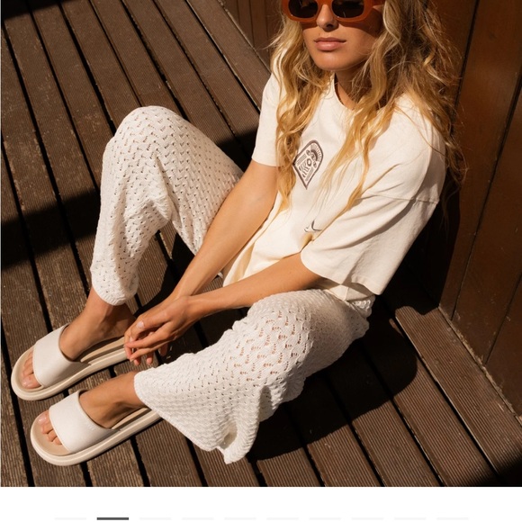 REEF Cushion Bondi Bay Lightweight
Squishy Footbed Water Friendly Sandals, W9 - Picture 3 of 11